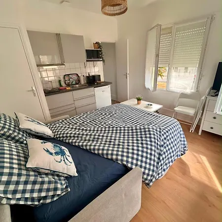 Lumineux à 2 Pas De La Avec Parking Privé Appartement Ouistreham